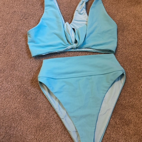 Beach Riot Bikini - Picture 4 of 8